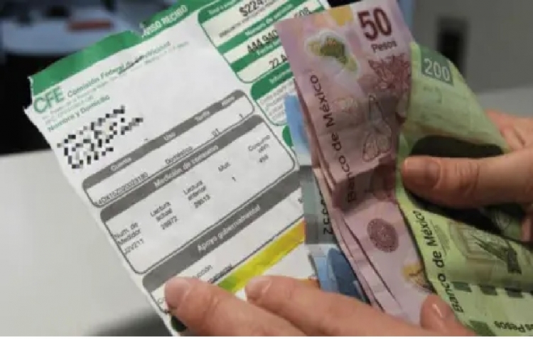 ¡Cuidado! Se hacen pasar por empleados de CFE para cobrar en efectivo