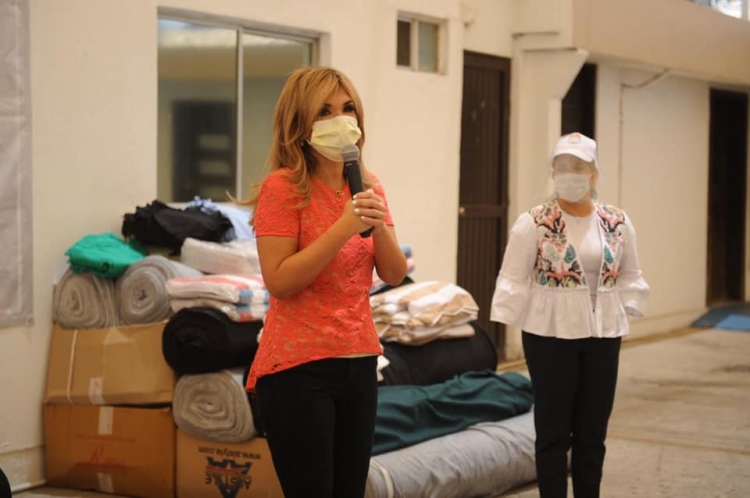 Entrega Gobernadora Pavlovich apoyo para familias vulnerables Entrega Gobernadora Pavlovich apoyo para familias vulnerables